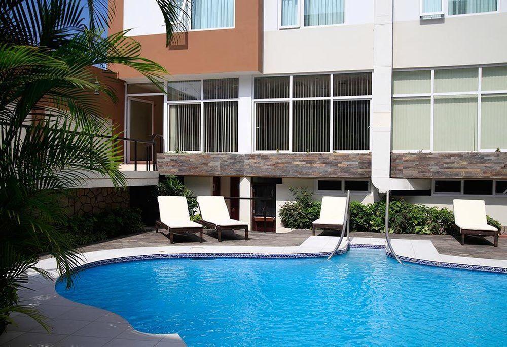 Hotel El Gran Marques Trujillo Luaran gambar