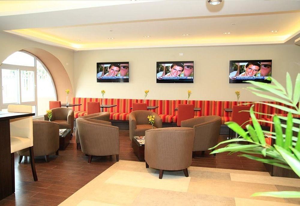 Hotel El Gran Marques Trujillo Luaran gambar